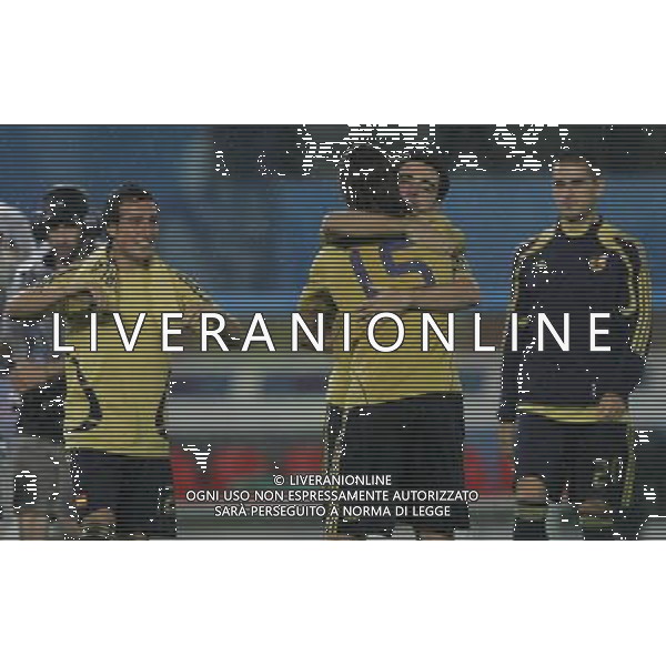 Vienna (AUT) 26-06-2008 Campionato europeo calcio EURO2008 semifinale russia-spagna 0:3 nella foto xavi hernandez esulta con sergio ramos a fine gara ph marco luzzani/ag aldo liverani s.a.s.