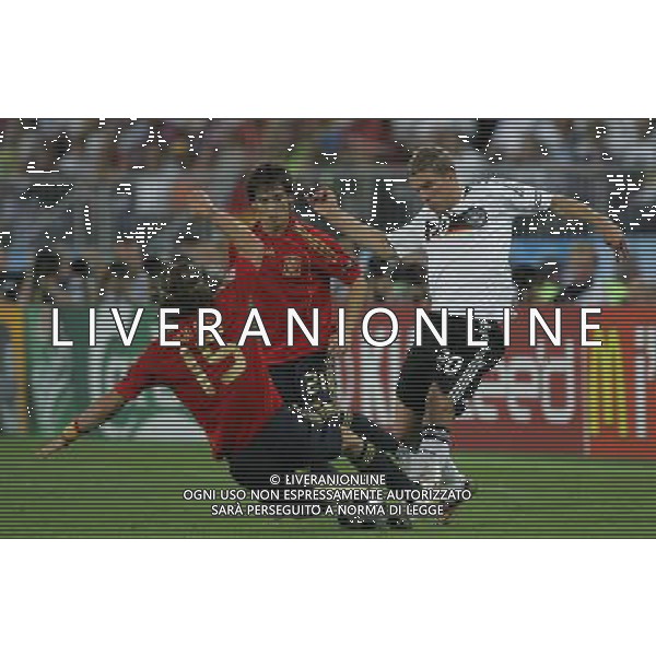 Germania - Spagna Finale Europei Vienna 29/06/2008 nella foto podolski e david silva e sergio ramos ph luzzani/Ag. Aldo Liverani Sas