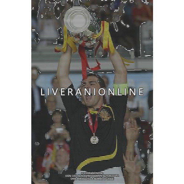 Germania - Spagna Finale Europei Vienna 29/06/2008 nella foto esultanza di iker casillas con al coppa a fine gara ph luzzani/Ag. Aldo Liverani Sas