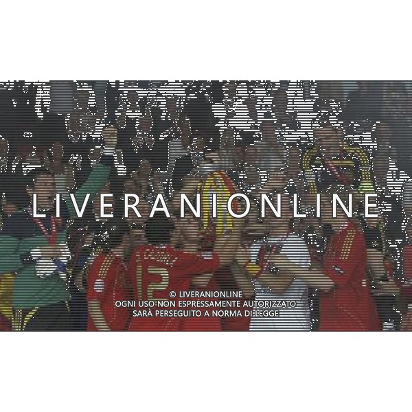 Germania - Spagna Finale Europei Vienna 29/06/2008 nella foto esultanza dei giocatori della spagna con la coppa a fine gara ph luzzani/Ag. Aldo Liverani Sas