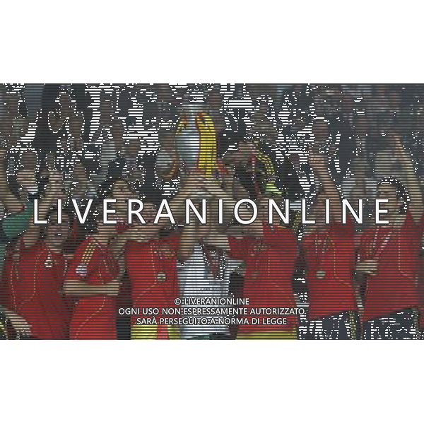 Germania - Spagna Finale Europei Vienna 29/06/2008 nella foto esultanza dei giocatori della spagna con la coppa a fine gara ph luzzani/Ag. Aldo Liverani Sas