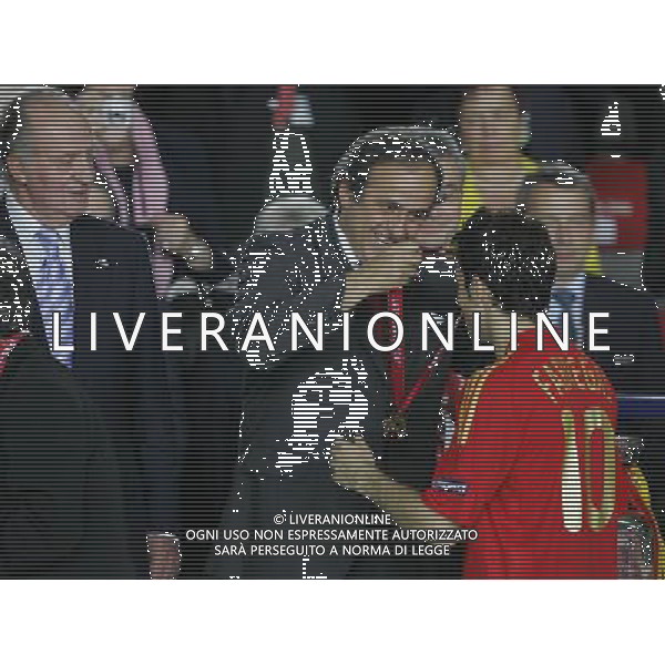 Germania - Spagna Finale Europei Vienna 29/06/2008 nella foto Re Juan Carlos e Michel Platini che premia Fabregas ph luzzani/Ag. Aldo Liverani Sas