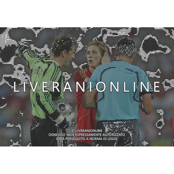 Vienna (AUT) 29-06-2008 Campionato europeo calcio EURO2008 FINALE germania-spagna 0:1 nella foto arbitro roberto rosetti, jens lehmann e fernando torres ph marco luzzani/ag aldo liverani s.a.s.