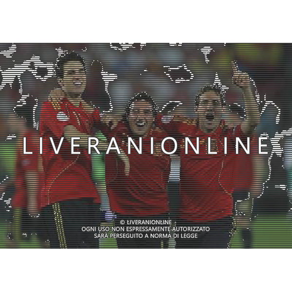 Vienna (AUT) 29-06-2008 Campionato europeo calcio EURO2008 FINALE germania-spagna 0:1 nella foto cesc fabregas, santi cazorla e fernando navarro esultano a fine gara ph marco luzzani/ag aldo liverani s.a.s.