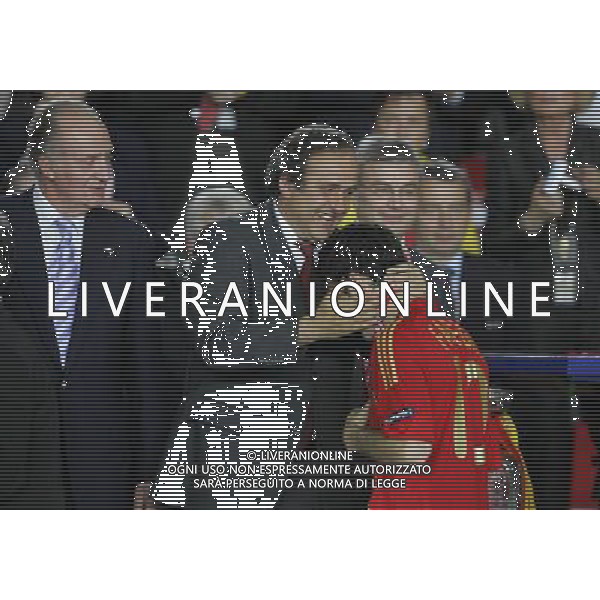 Vienna (AUT) 29-06-2008 Campionato europeo calcio EURO2008 FINALE germania-spagna 0:1 nella foto michel platini e cesc fabregas ph marco luzzani/ag aldo liverani s.a.s.