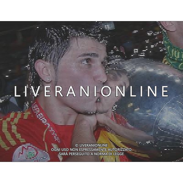 Vienna (AUT) 29-06-2008 Campionato europeo calcio EURO2008 FINALE germania-spagna 0:1 nella foto david villa bacia la coppa ph marco luzzani/ag aldo liverani s.a.s.