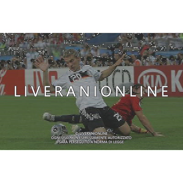 Vienna (AUT) 29-06-2008 Campionato europeo calcio EURO2008 FINALE germania-spagna 0:1 nella foto lukas podolski e sergio ramos ph marco luzzani/ag aldo liverani s.a.s.