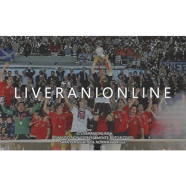 Vienna (AUT) 29-06-2008 Campionato europeo calcio EURO2008 FINALE germania-spagna 0:1 nella foto iker casillas alza la coppa ph marco luzzani/ag aldo liverani s.a.s.