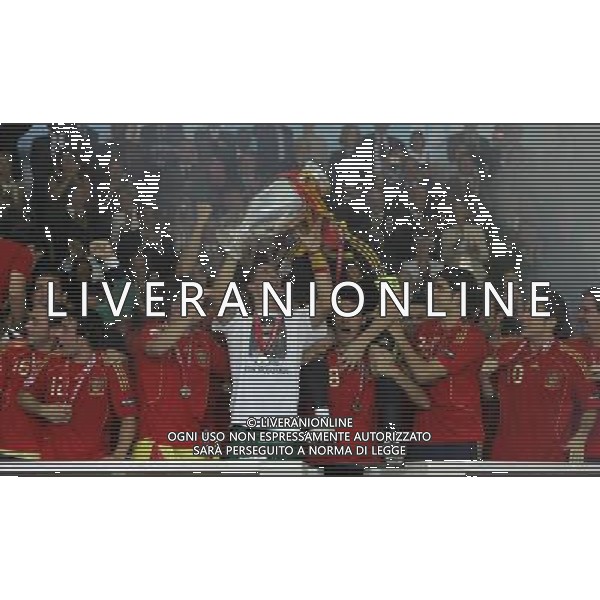 Vienna (AUT) 29-06-2008 Campionato europeo calcio EURO2008 FINALE germania-spagna 0:1 nella foto i giocatori della spagna festeggiano dopo la premiazione ph marco luzzani/ag aldo liverani s.a.s.