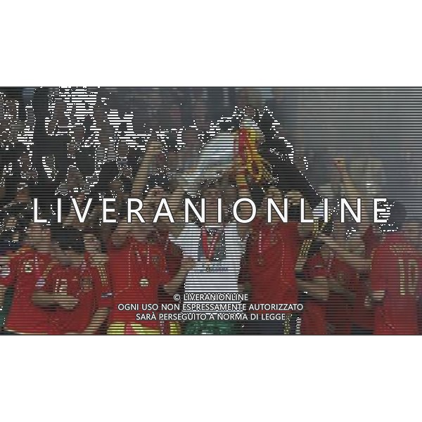 Vienna (AUT) 29-06-2008 Campionato europeo calcio EURO2008 FINALE germania-spagna 0:1 nella foto i giocatori della spagna festeggiano dopo la premiazione ph marco luzzani/ag aldo liverani s.a.s.