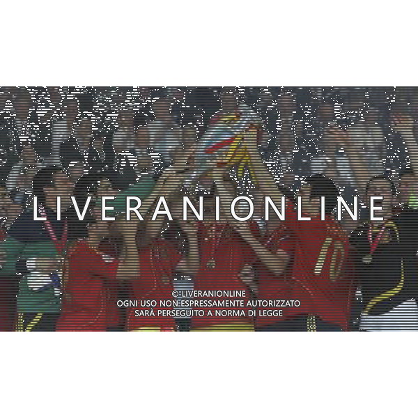 Vienna (AUT) 29-06-2008 Campionato europeo calcio EURO2008 FINALE germania-spagna 0:1 nella foto i giocatori della spagna festeggiano dopo la premiazione ph marco luzzani/ag aldo liverani s.a.s.