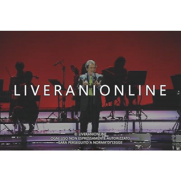 MASSIMO RANIERI FESTEGGIA LE 200 REPLICHE DEL SUO SPETTACOLO AL TEATRO SISTINA IN ROMA © MASSIMO BRUNI - AG. ALDO LIVERANI SAS