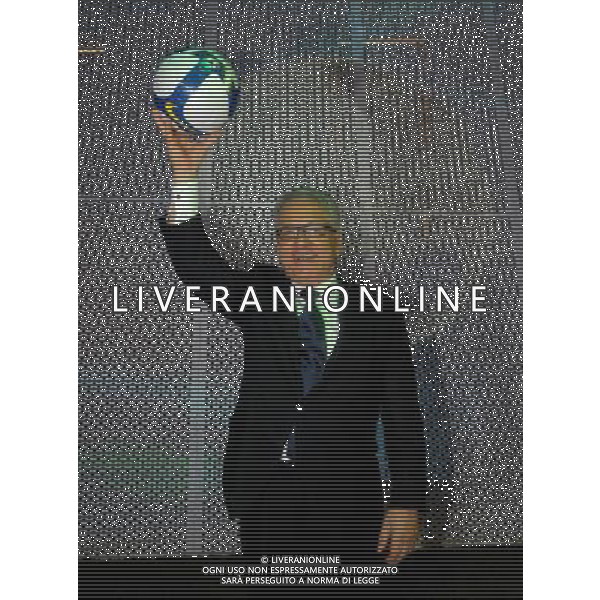 MILANO 2/7/2008 TEATRO FRANCO PARENTI VIA PIERLOMBARDO, 14 PRESENTAZIONE DEL PALLONE UFFICIALE DEL CAMPIONATO ITALIANO DI CALCIO STAGIONE 2008/2009 NELLA FOTO FRANCO MATARRESE FOTO MARIO ROMANO/AG ALDO LIVERANI