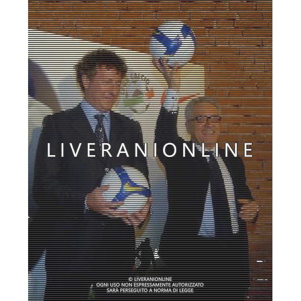 MILANO 2/7/2008 TEATRO FRANCO PARENTI VIA PIERLOMBARDO, 14 PRESENTAZIONE DEL PALLONE UFFICIALE DEL CAMPIONATO ITALIANO DI CALCIO STAGIONE 2008/2009 NELLA FOTO FRANCO MATARRESE E ANDREA ROSSI GENERAL MANAGER NIKE ITALIA FOTO MARIO ROMANO/AG ALDO LIVERANI