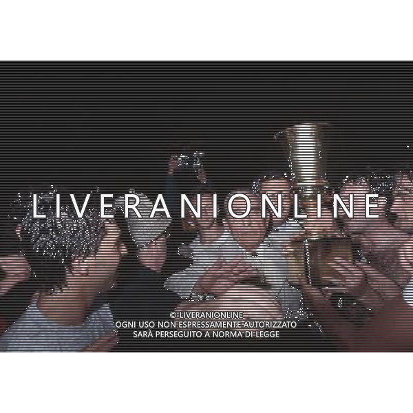 Dino Viola Presidente della Roma Calcio anni \'80 e Roberto Pruzzo con la Coppa Italia 1986 archivio ag. Aldo Liverani Sas retrospettiva