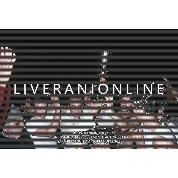 Dino Viola Presidente della Roma Calcio anni \'80 e Roberto Pruzzo con la Coppa Italia 1986 archivio ag. Aldo Liverani Sas retrospettiva