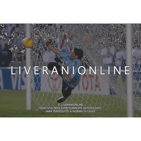 INTERNATIONAL FOOTBALL LIBERTADORES CUP 2008 / FINAL MATCH RETURN FLUMINENESE_LDU QUITO 3-1 (Dpp 1-3) ( Maracana Stadium Rio ) FERNANDO HENRIQUE ( Flum_Goolkepeer)_ DURING THE PENALTY SHOOT-OUT ( Loose Jairo Campos =============================================== ATT : IMAGES ONLY FOR THE ITALIAN MARKET AG ALDO LIVERANI