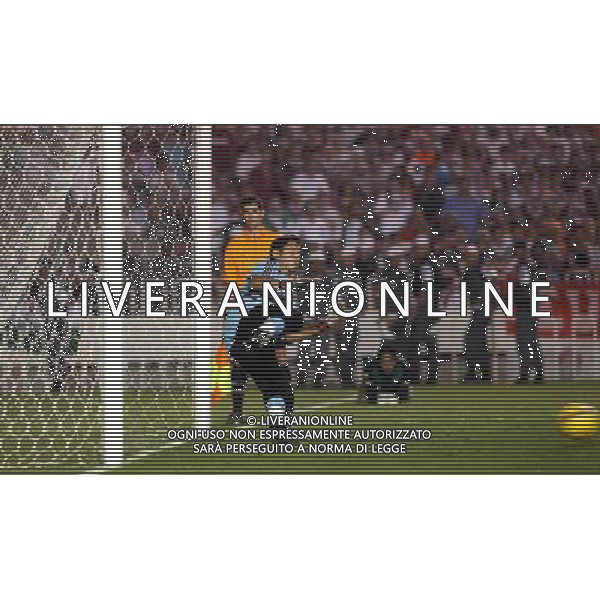 INTERNATIONAL FOOTBALL LIBERTADORES CUP 2008 / FINAL MATCH RETURN FLUMINENESE_LDU QUITO 3-1 (Dpp 1-3) ( Maracana Stadium Rio ) FERNANDO HENRIQUE ( Flum_Goolkepeer)_ DURING THE PENALTY SHOOT-OUT / GUERRON JOFFRE OK =============================================== ATT : IMAGES ONLY FOR THE ITALIAN MARKET AG ALDO LIVERANI