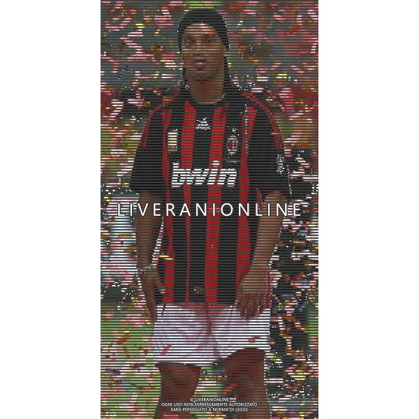 Foto Aldo Liverani/Luca Ghidoni Milano 17/07/2008 Presentazione di Ronaldinho al Milan Nella foto Ronaldinho AG ALDO LIVERANI