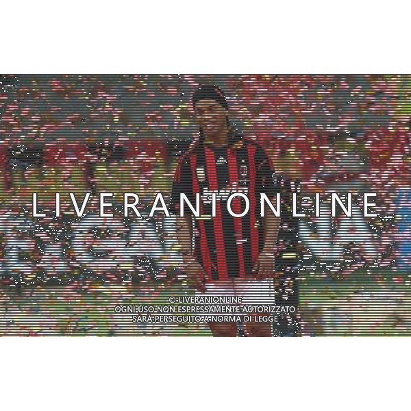 Foto Aldo Liverani/Luca Ghidoni Milano 17/07/2008 Presentazione di Ronaldinho al Milan Nella foto Ronaldinho AG ALDO LIVERANI