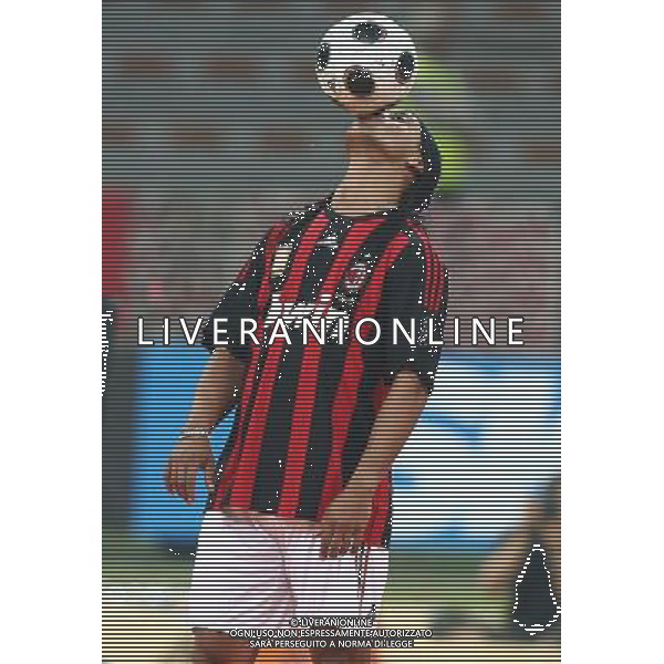 Foto Aldo Liverani/Luca Ghidoni Milano 17/07/2008 Presentazione di Ronaldinho al Milan Nella foto Ronaldinho AG ALDO LIVERANI