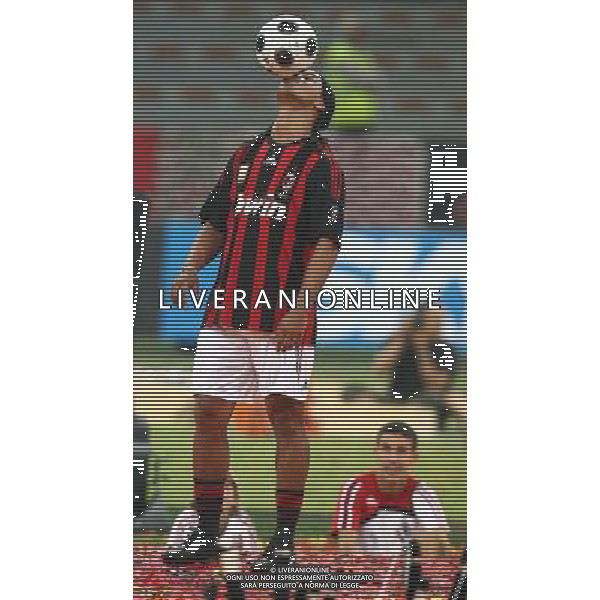 Foto Aldo Liverani/Luca Ghidoni Milano 17/07/2008 Presentazione di Ronaldinho al Milan Nella foto Ronaldinho AG ALDO LIVERANI