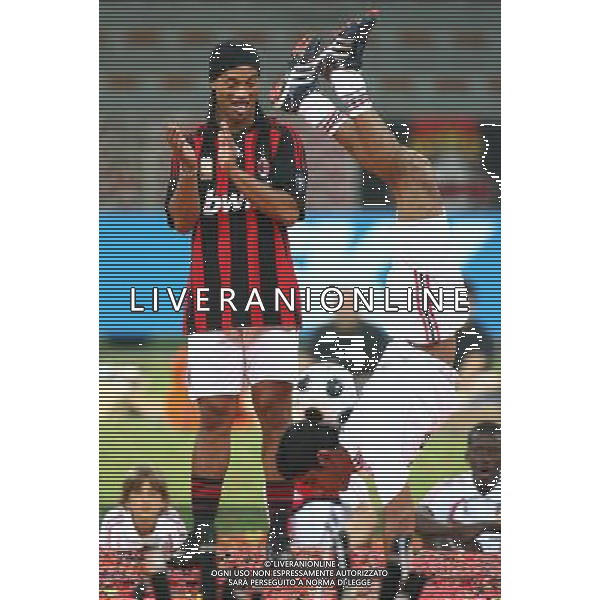 Foto Aldo Liverani/Luca Ghidoni Milano 17/07/2008 Presentazione di Ronaldinho al Milan Nella foto Ronaldinho AG ALDO LIVERANI
