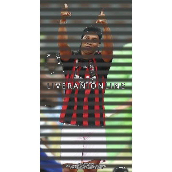 Foto Aldo Liverani/Luca Ghidoni Milano 17/07/2008 Presentazione di Ronaldinho al Milan Nella foto Ronaldinho AG ALDO LIVERANI