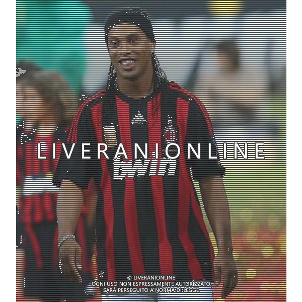 Foto Aldo Liverani/Luca Ghidoni Milano 17/07/2008 Presentazione di Ronaldinho al Milan Nella foto Ronaldinho AG ALDO LIVERANI