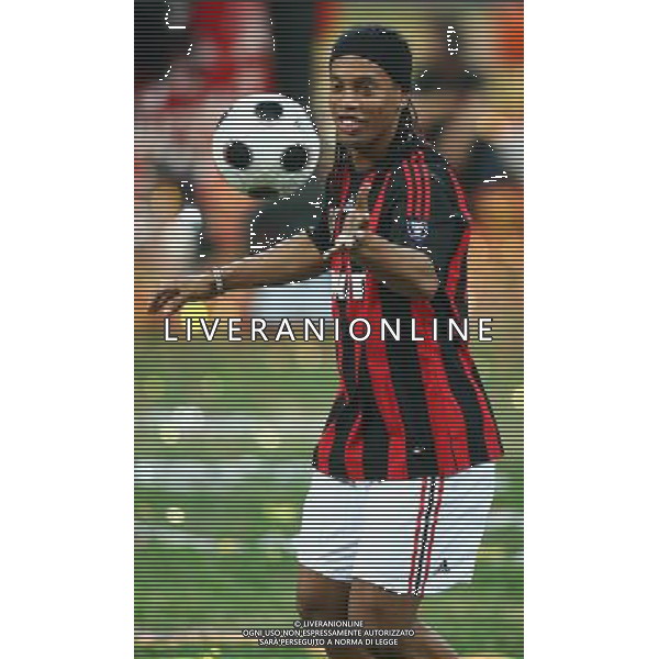 Foto Aldo Liverani/Luca Ghidoni Milano 17/07/2008 Presentazione di Ronaldinho al Milan Nella foto Ronaldinho AG ALDO LIVERANI