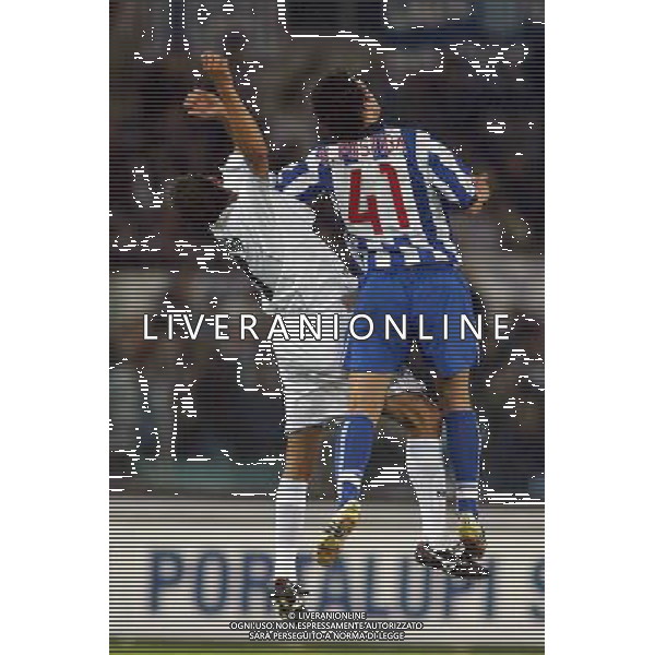 Roma 24/04/2003 Lazio Porto Coppa Uefa nella foto il fallo dell\'espulsione Agenzia ALDO LIVERANI