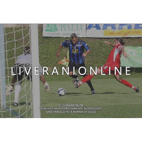 AMICHEVOLE ATALANTA-VARESE NELLA FOTO L\' AZIONE IN CUI SI E\' INFORTUNATO CHRISTIAN VIERI FOTO PASINETTI/AG ALDO LIVERANI