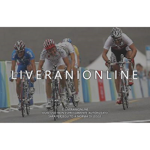 Pechino 09-08-2008 Giochi Olimpici Pechino Beijing 2008 ciclismo su strada uomini nella foto la volata di davide rebellin con fabian cancellara ph marco luzzani/ag aldo liverani s.a.s.
