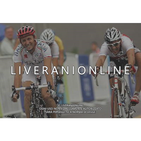 Pechino 09-08-2008 Giochi Olimpici Pechino Beijing 2008 ciclismo su strada uomini nella foto la volata di davide rebellin con fabian cancellara ph marco luzzani/ag aldo liverani s.a.s.