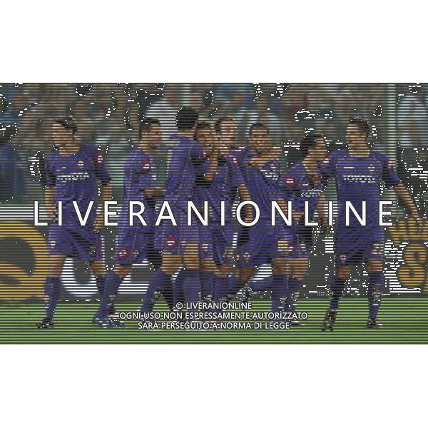 Champions League 2008/2009 Terzo Turno Preliminare Firenze - 12.08.2008 Fiorentina-Slavia Praga Nella Foto: ABBRACCI ESULTANZA DOPO IL GOL SU PUNIZIONE DI ADRIAN MUTU DEL 1-0 /Ph.Vitez-Ag. Aldo Liverani
