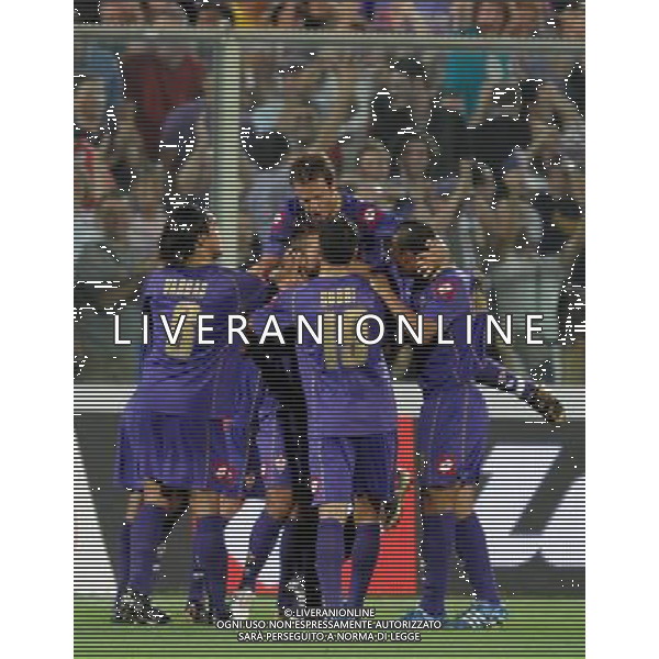 Champions League 2008/2009 Terzo Turno Preliminare Firenze - 12.08.2008 Fiorentina-Slavia Praga Nella Foto: ABBRACCI ESULTANZA DOPO IL GOL SU PUNIZIONE DI ADRIAN MUTU DEL 1-0 /Ph.Vitez-Ag. Aldo Liverani