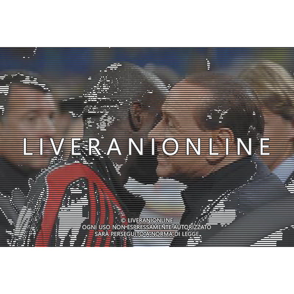 Trofeo Luigi Berlusconi 2008 Milano - 17.08.2008 Milan-Juventus Nella Foto:BERLUSCONI SI CONGRATULA CON SEEDORF /Ph.Vitez-Ag. Aldo Liverani