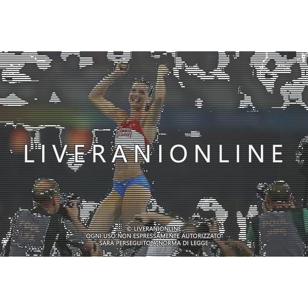 Pechino -08-2008 Giochi Olimpici Pechino Beijing 2008 finale salto con asta femminile nella foto Yelena Isinbayeva (RUSSIA) medaglia d\'oro record del mondo nel salto con l\'asta 5,05 ph marco luzzani/ag aldo liverani s.a.s.