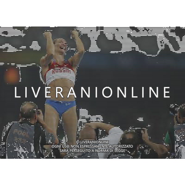 Pechino -08-2008 Giochi Olimpici Pechino Beijing 2008 finale salto con asta femminile nella foto Yelena Isinbayeva (RUSSIA) medaglia d\'oro record del mondo nel salto con l\'asta 5,05 ph marco luzzani/ag aldo liverani s.a.s.
