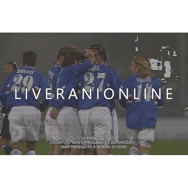 Sampdoria - Pro Patria Coppa Italia 29/10/03 nella foto abbracci esultanza dopo il gol di Doni* foto Arcaini/Agenzia Aldo liverani