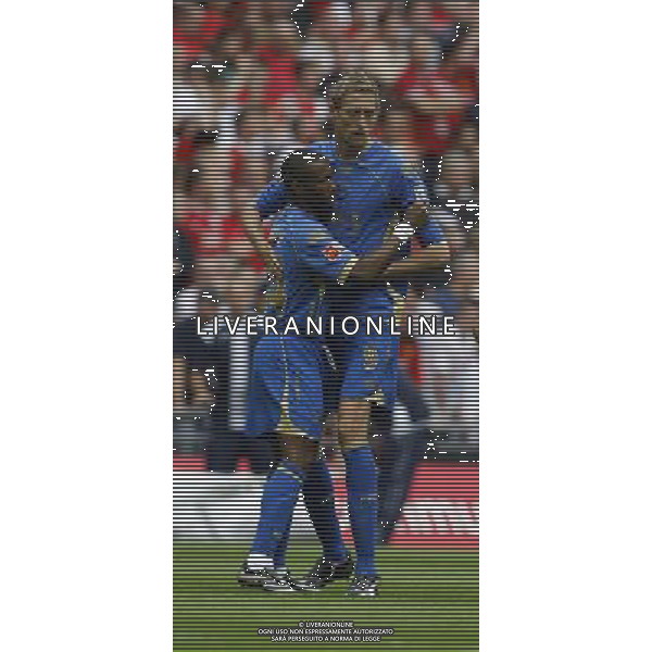 Manchester United v Portsmouth, FA Community Shield. Wembley Stadium. London. UK. 10/8/08 NELLA FOTO Jermain Defoe and Peter Crouch FOTO IPS-AG ALDO LIVERANI ONLY ITALY 