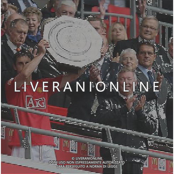 Manchester United v Portsmouth, FA Community Shield. Wembley Stadium. London. UK. 10/8/08 NELLA FOTO Gary Neville of Manchester United holds trophuy standing by Sir Alex Ferguson Manager of Manchester United in Manchester United vs Portsmouth for the FA Community Shield at in London FOTO IPS-AG ALDO LIVERANI ONLY ITALY 