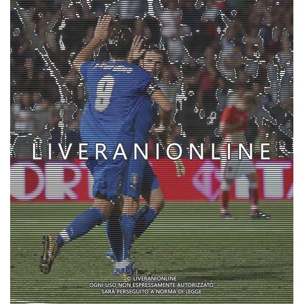 Italia - Austria Amichevole di calcio a Nizza 20/08/2008 Nella foto esultanza di Alberto Gilardino con Alessandro Del Piero dopo il gol del pareggio del 2-2 Foto Luca Ghidoni/Ag. Aldo Liverani