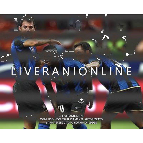 Supercoppa Italiana 2008 Milano - 24.08.2008 Inter-Roma Nella Foto: esultanza di sulley Muntari festeggiato dai compagni dopo il gol Ph.Ghidoni-Ag. Aldo Liverani