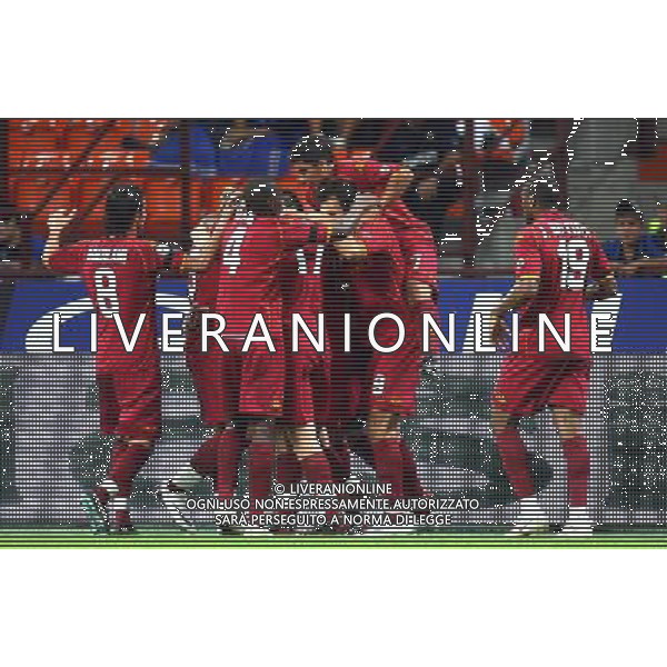 Supercoppa Italiana 2008 Milano - 24.08.2008 Inter-Roma Nella Foto: daniele De Rossi esultanza dopo il gol del pareggio del 1-1 festeggiato dai compagni Ph.Ghidoni-Ag. Aldo Liverani