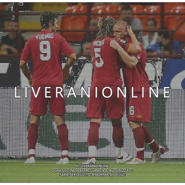 Supercoppa Italiana 2008 Milano - 24.08.2008 Inter-Roma Nella Foto: daniele De Rossi esultanza dopo il gol del pareggio del 1-1 festeggiato dai compagni Ph.Ghidoni-Ag. Aldo Liverani