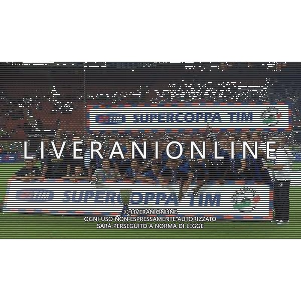 Supercoppa Italiana 2008 Milano - 24.08.2008 Inter-Roma Nella Foto: INTER FESTEGGIA CON LA COPPA /Ph.Vitez-Ag. Aldo Liverani