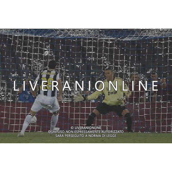 ©Alessandro Falzone/PressPhoto Napoli-21-08-2008 Trofeo Birra Moretti Napoli Juventus Milan Nella foto:Gol decisivo di Molinaro AG ALDO LIVERANI