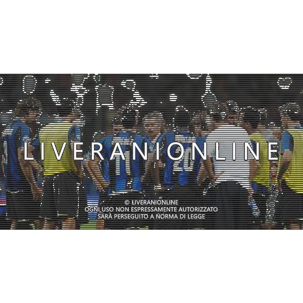 Supercoppa Italiana 2008 Milano - 24.08.2008 Inter-Roma Nella Foto:MOURINHO JOSE\' PARLA AL GRUPPO /Ph.Vitez-Ag. Aldo Liverani