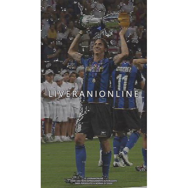 Inter-Roma Supercoppa Italiana 2008 Milano - 24.08.2008 Nella Foto: esultanza a fine gara di Zlatan Ibrahimovic con la Coppa Ph. CF/Ag. Aldo Liverani